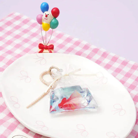 Pawtoto ゴールデンフィッシュ レッド スクイーズ おもちゃ ハンドメイド 食品グレードシリコン 水っぽい感触 しっかりしたソフト 素早い反発