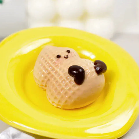Pawtoto ミニベビーピーナッツイエロースクイーズおもちゃ 手作り食品グレードシリコン クリーミーな感触 柔らかく素早く反発